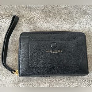 Marc Jacobs wristlet wallet